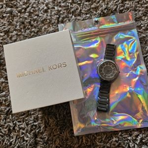 Michael Kors MK Diamond Iridescent Pearl Face Graphite GrayCharcoal Silver Watch